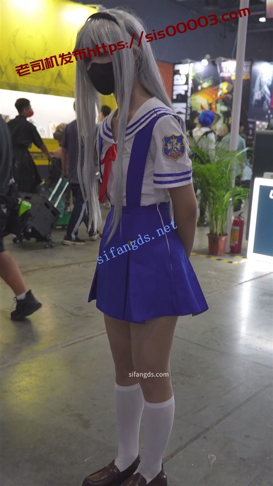 【永久专享】【xxn-318】超短制服小姐姐..透明肉丝..路人视角直接露内裤【1V】【566M】