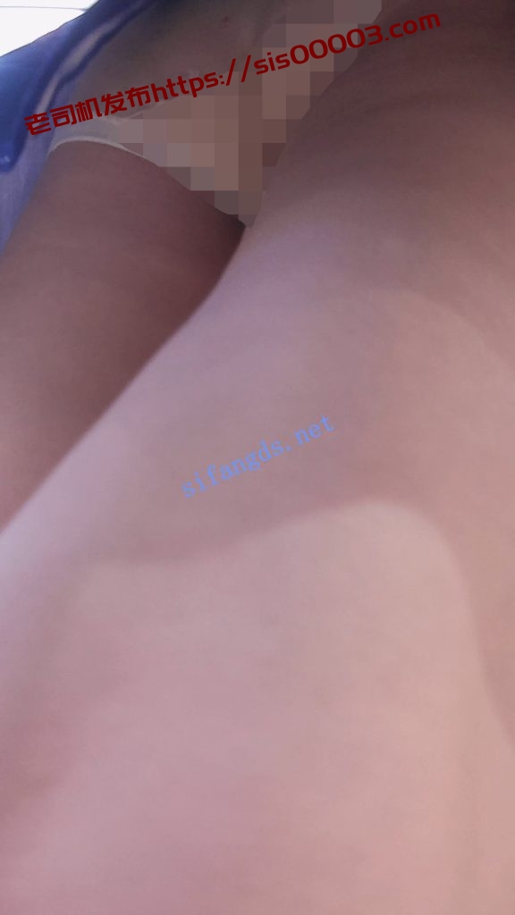 『D·D』-201-牛仔连衣裙，眼镜妹，粉色草莓内【1V】【1.09G】