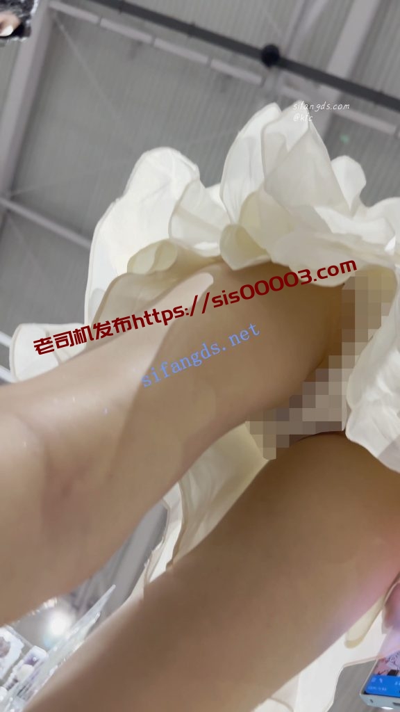 【KFC】白色长裙学生妹独自逛街·白色内内前后CD【1V】【738M】