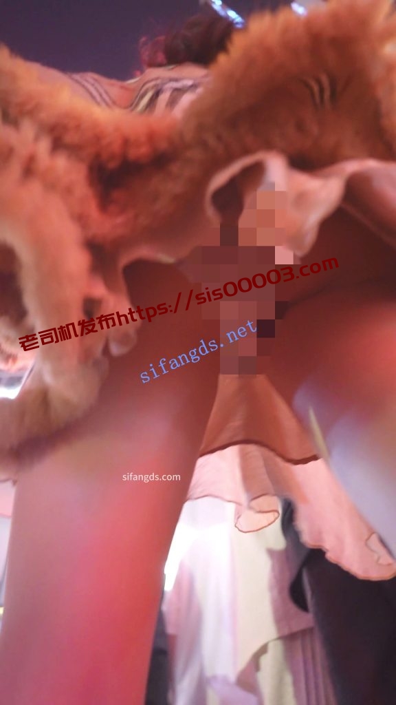 (BC-AA-589)蕾丝裙美女无缝衔接约会两男生..微透圆点内前后CD【1V】【343M】