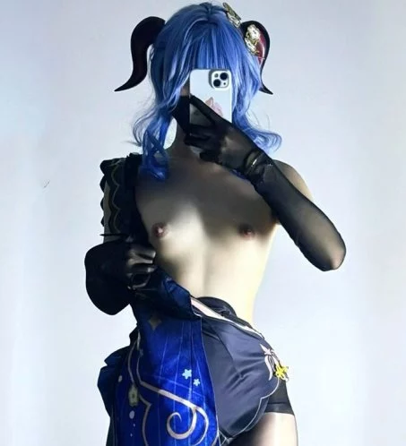 蛇蛇猫猫(杀手蛇蛇)@SNZnami 新作 [520门槛] [完整单V] 9分钟 顶级Cos白虎萝莉福利订阅 [54P2V-835MB]