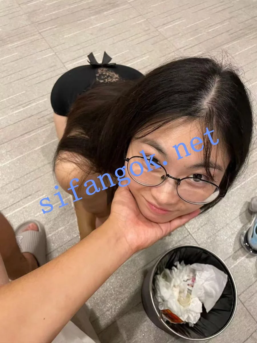 泄密流出 清纯美少女很文静背地里是个很会吃鸡的婊子 图 10
